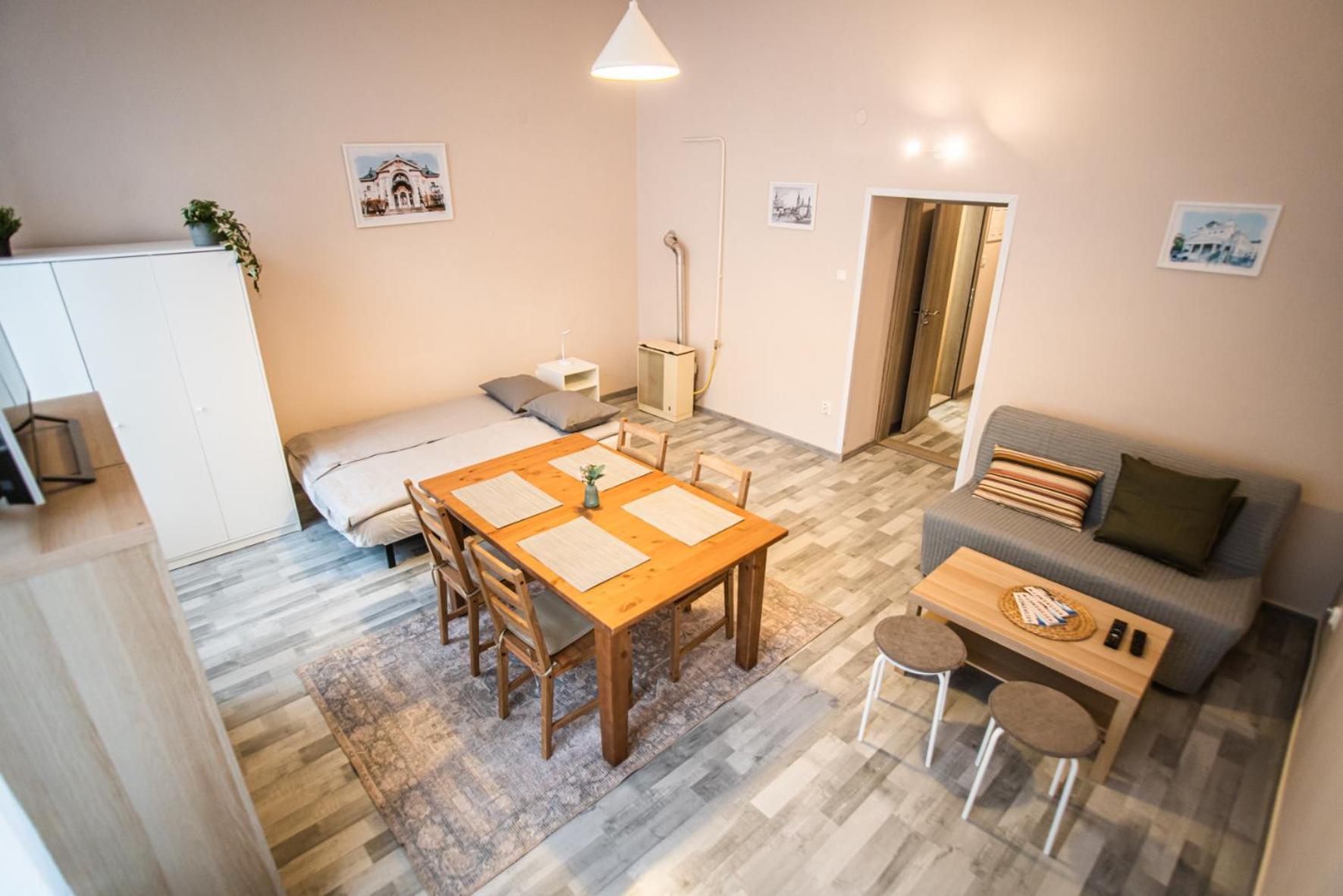 Spacious Apartment In Central Кескемет Екстериор снимка