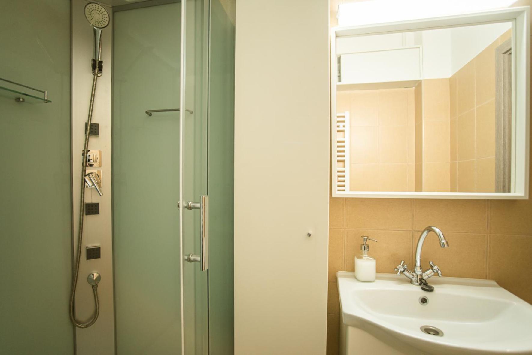 Spacious Apartment In Central Кескемет Екстериор снимка